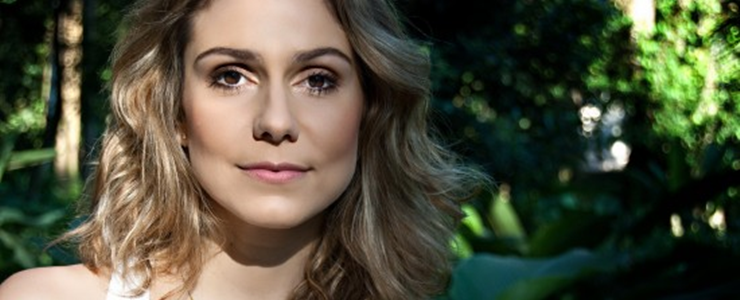 Aline Fanju http://noticiasdetv.com/