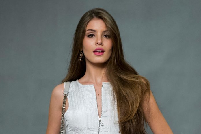 Camila Queiroz http://noticiasdetv.com/